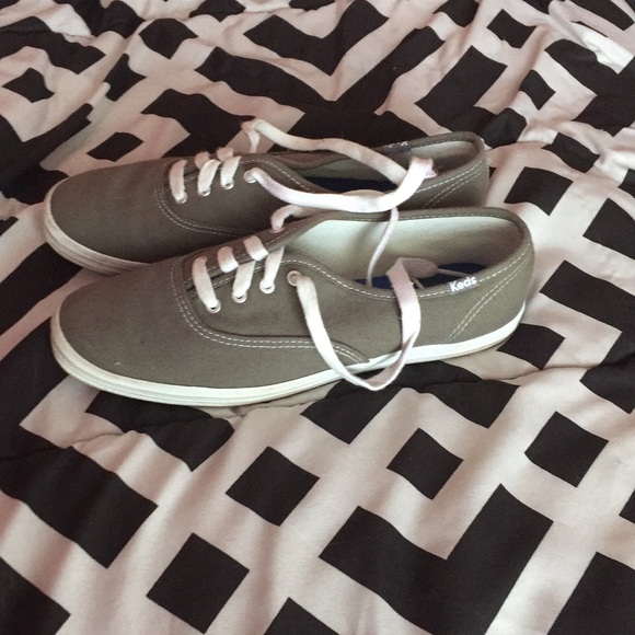 Keds - Picture 2 of 4